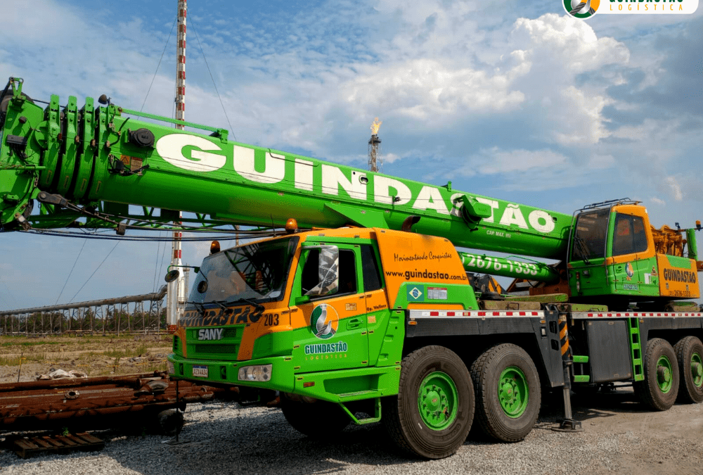 Guindastão atende demandas logísticas diurnas e noturnas com frota moderna e equipe altamente capacitada