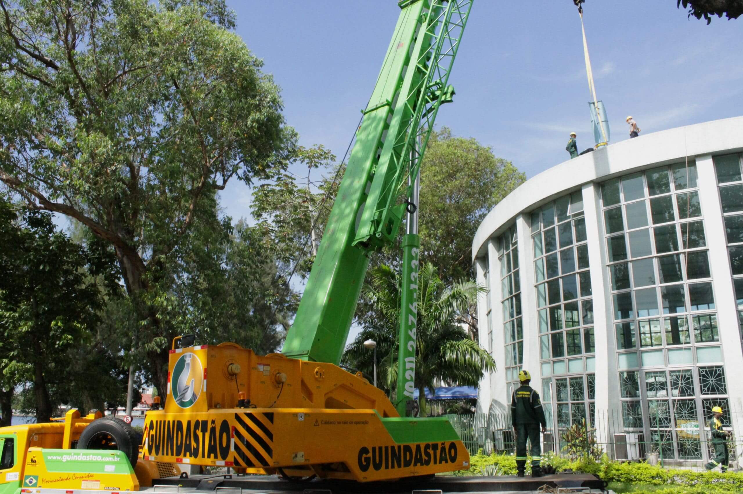 Içamento de um gerador eólico na Paróquia São José na Lagoa Rodrigo de Freitas_01